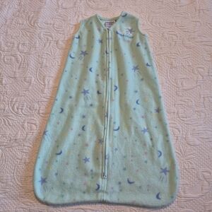 Halo baby 0-6 months light green wearable blanket, GUC